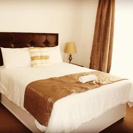 Moshitametsi Guesthouse Kempton Park Buitenkant foto