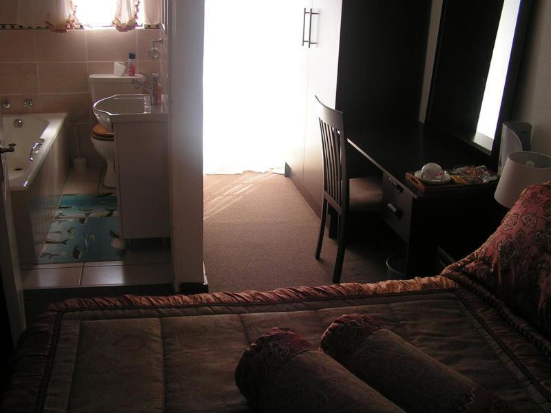 Moshitametsi Guesthouse Kempton Park Buitenkant foto