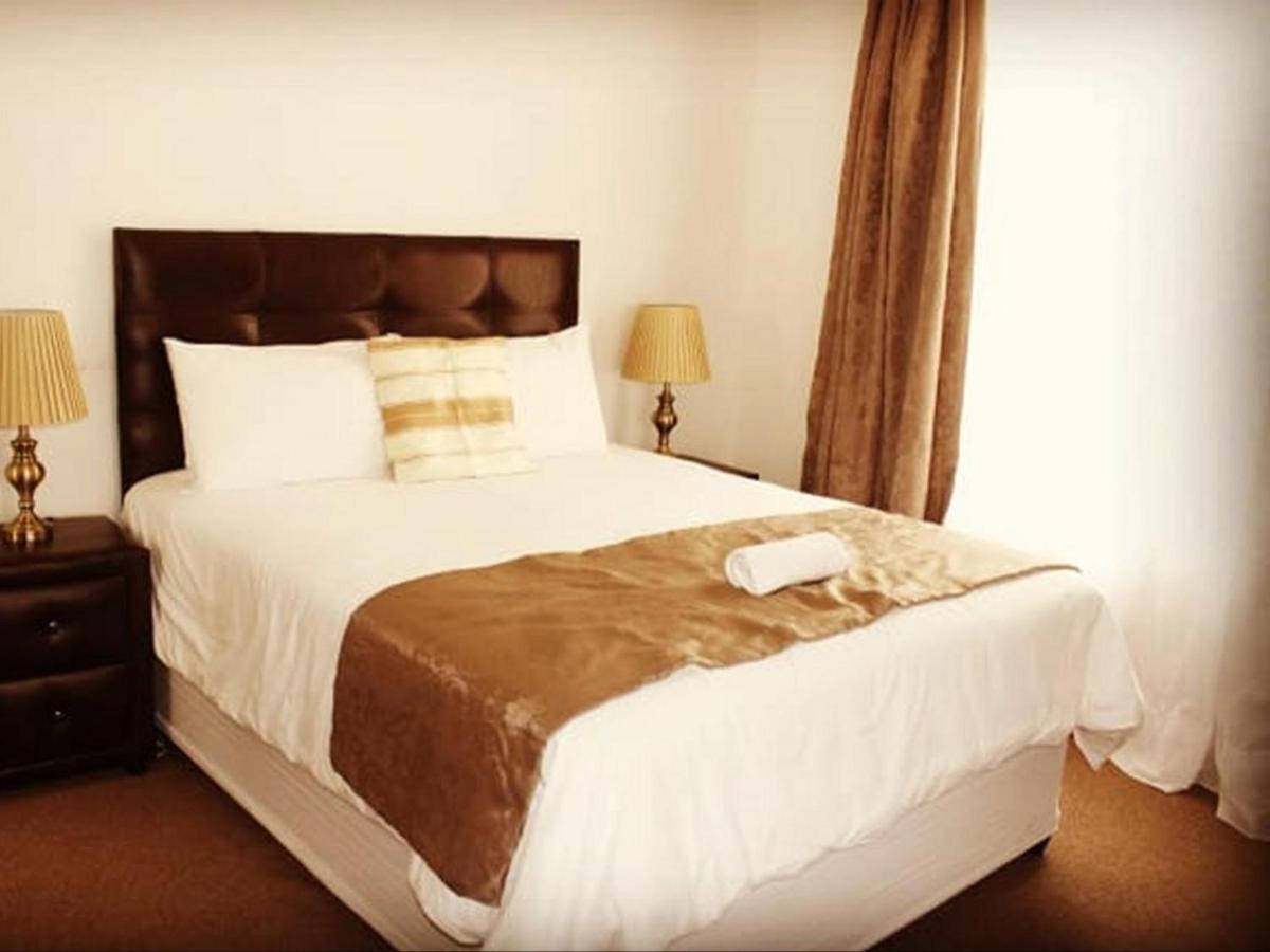 Moshitametsi Guesthouse Kempton Park Buitenkant foto
