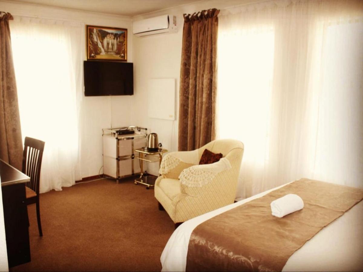 Moshitametsi Guesthouse Kempton Park Buitenkant foto
