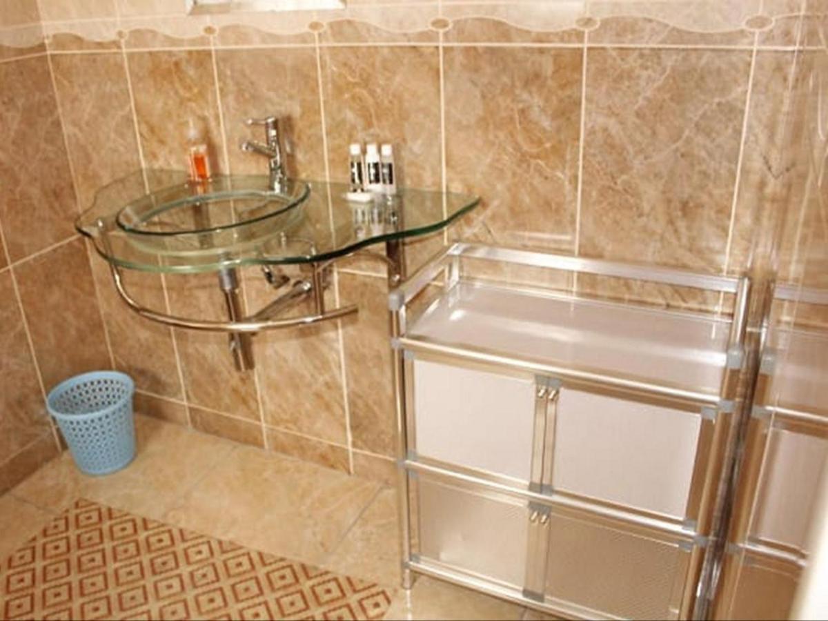 Moshitametsi Guesthouse Kempton Park Buitenkant foto