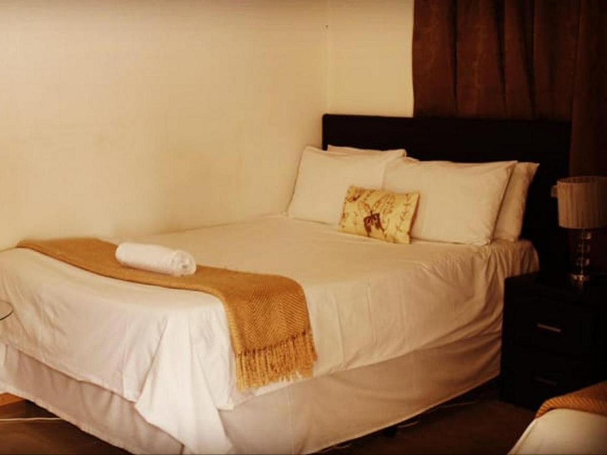 Moshitametsi Guesthouse Kempton Park Buitenkant foto