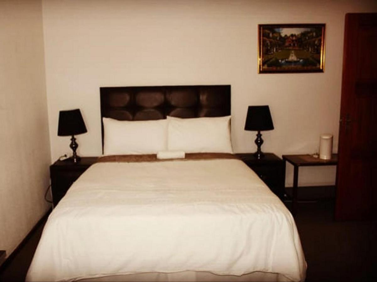 Moshitametsi Guesthouse Kempton Park Buitenkant foto