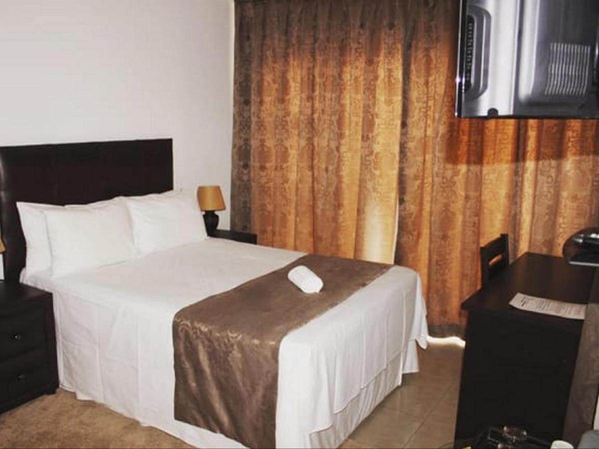 Moshitametsi Guesthouse Kempton Park Buitenkant foto