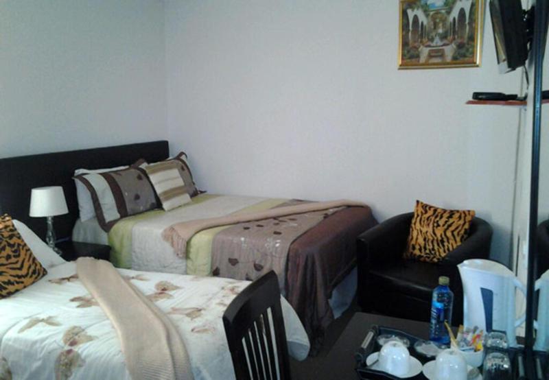 Moshitametsi Guesthouse Kempton Park Buitenkant foto