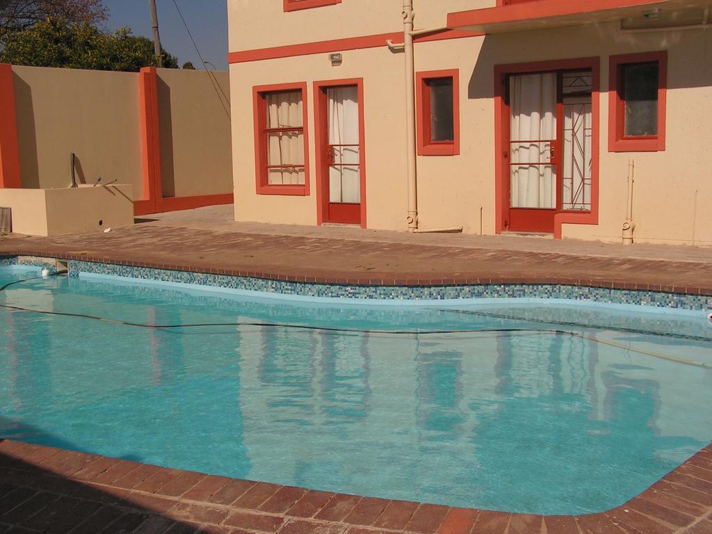 Moshitametsi Guesthouse Kempton Park Buitenkant foto