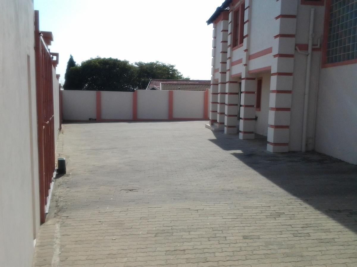 Moshitametsi Guesthouse Kempton Park Buitenkant foto