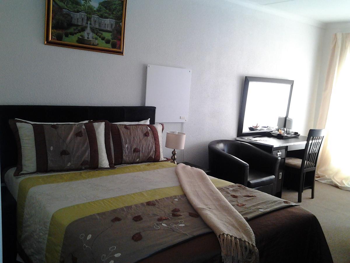 Moshitametsi Guesthouse Kempton Park Buitenkant foto