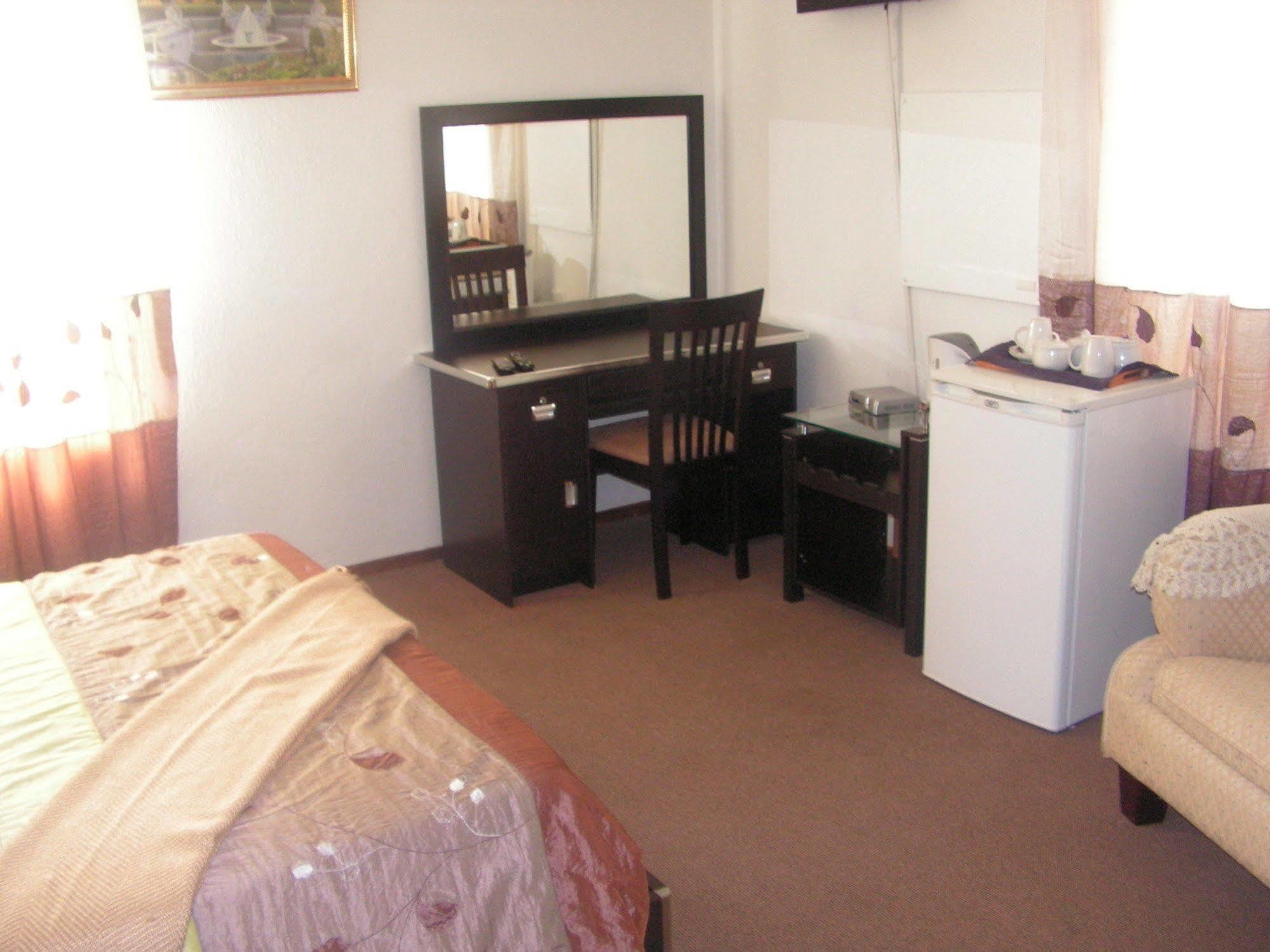 Moshitametsi Guesthouse Kempton Park Buitenkant foto