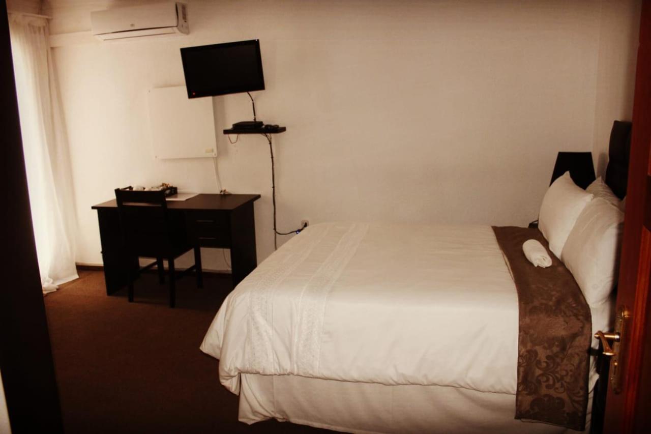 Moshitametsi Guesthouse Kempton Park Buitenkant foto