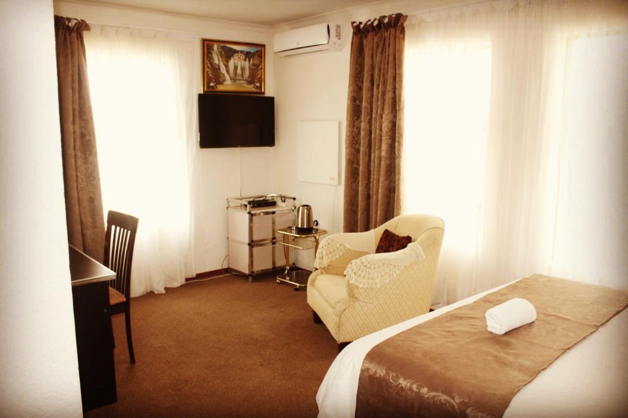 Moshitametsi Guesthouse Kempton Park Buitenkant foto
