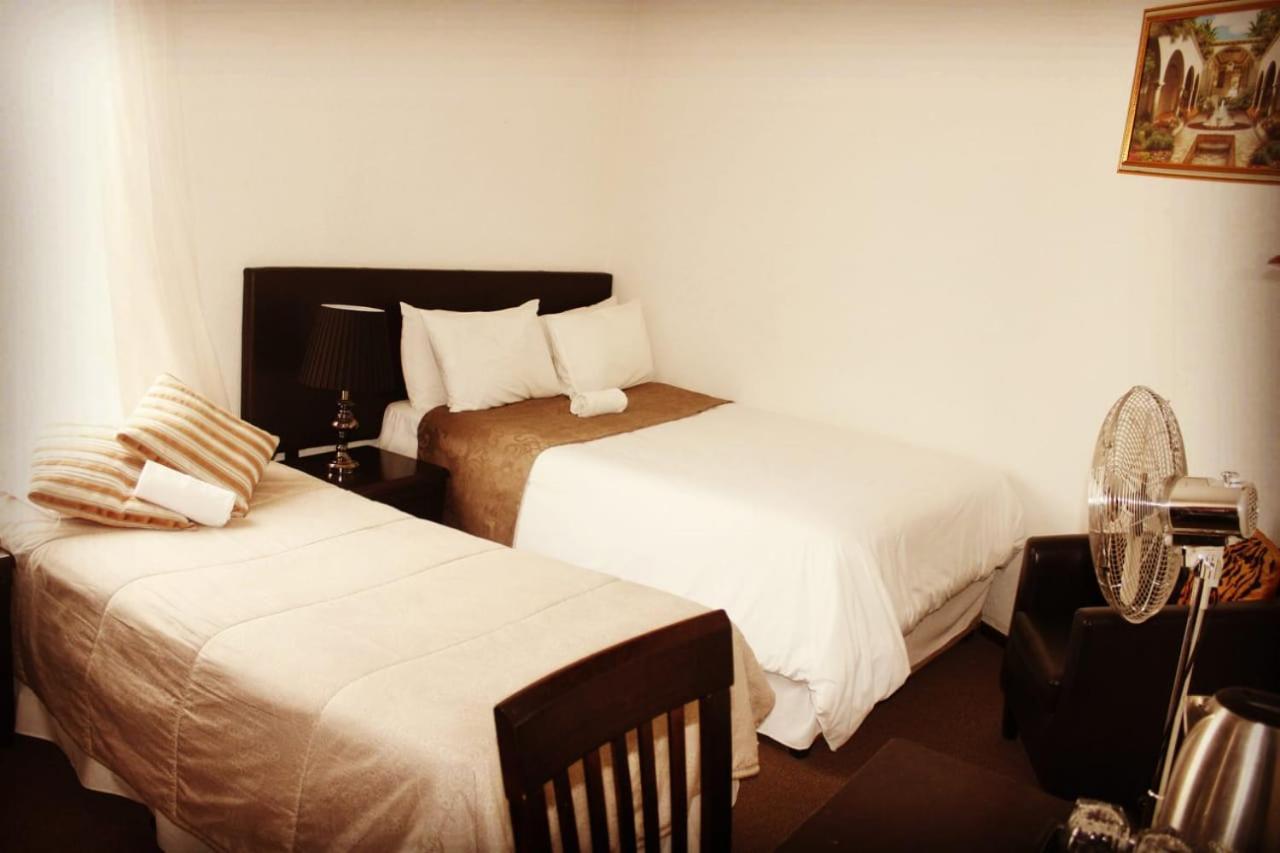 Moshitametsi Guesthouse Kempton Park Buitenkant foto